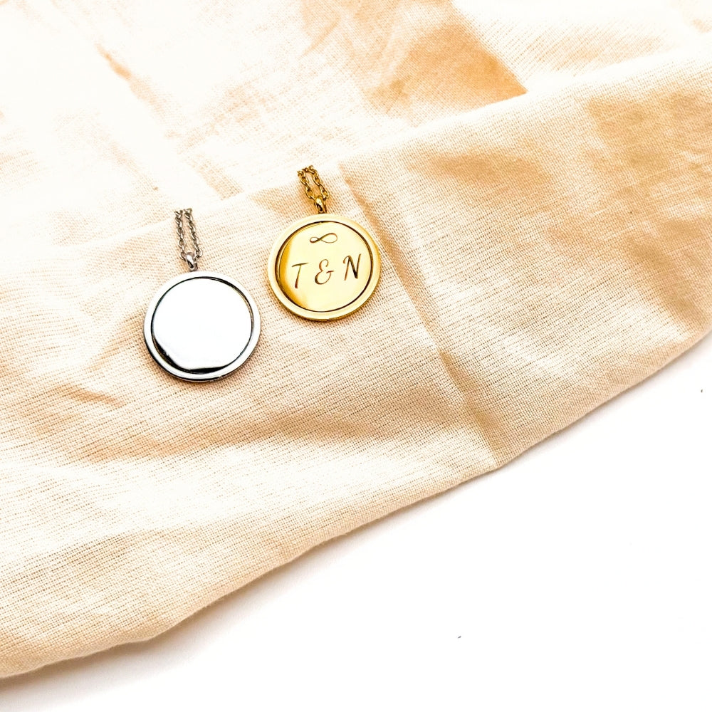 Personalized Engraved Necklace – Custom Initial Pendant with Heartfelt Message – Gold & Silver Circular Necklace for Couples – Unique Keepsake Jewelry for Women